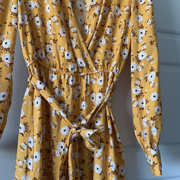 Dress - Picture 3 of 3